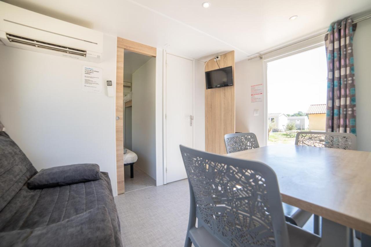 Camping Du Sevron Saint-Etienne-du-Bois  ภายนอก รูปภาพ