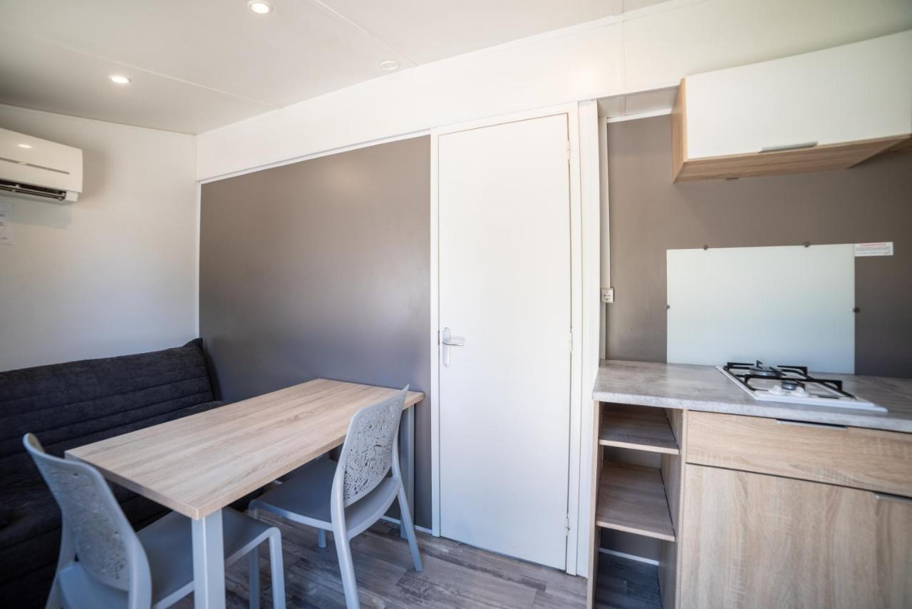 Camping Du Sevron Saint-Etienne-du-Bois  ภายนอก รูปภาพ
