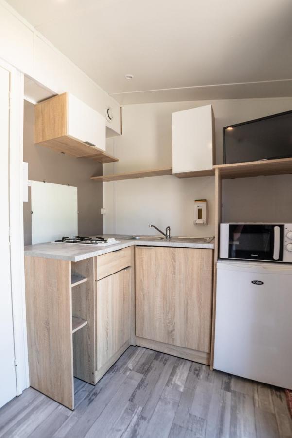 Camping Du Sevron Saint-Etienne-du-Bois  ภายนอก รูปภาพ