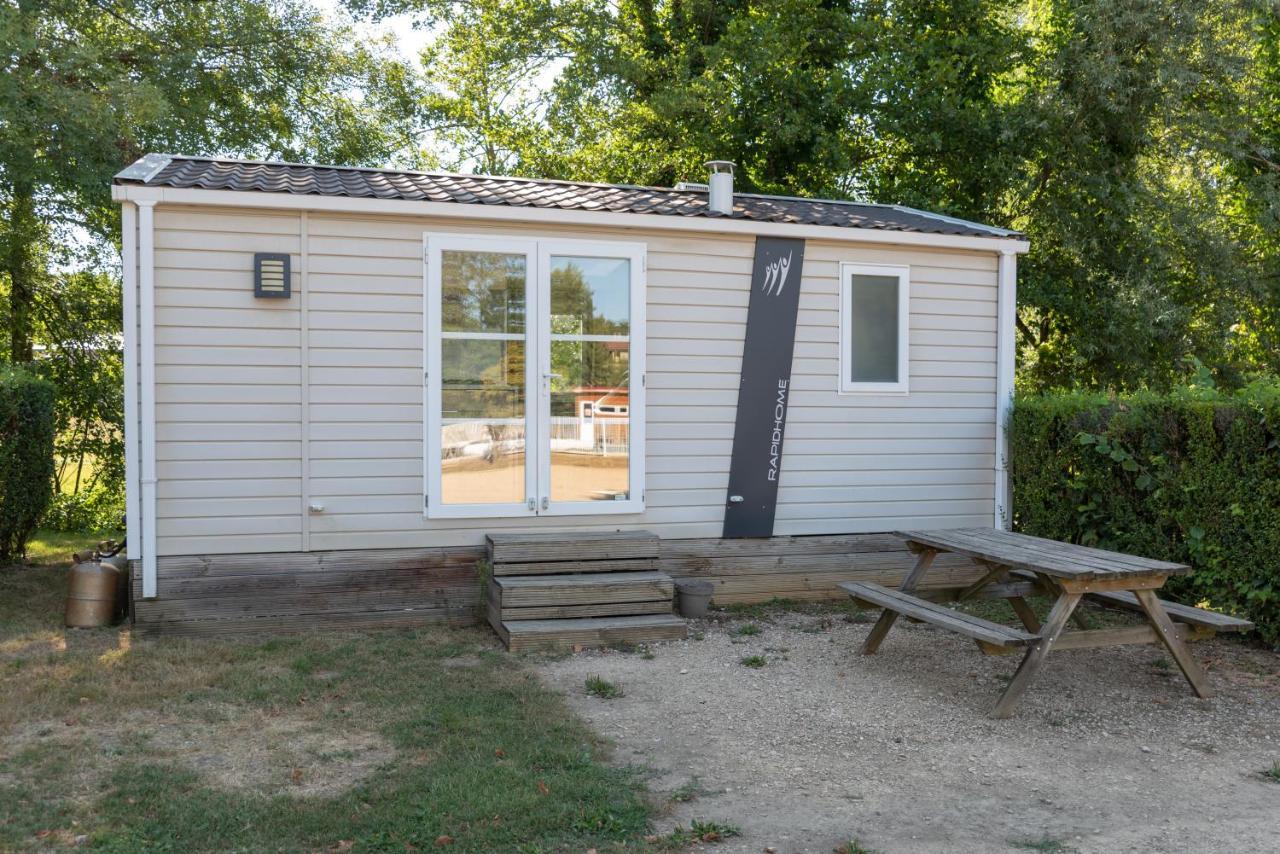 Camping Du Sevron Saint-Etienne-du-Bois  ภายนอก รูปภาพ