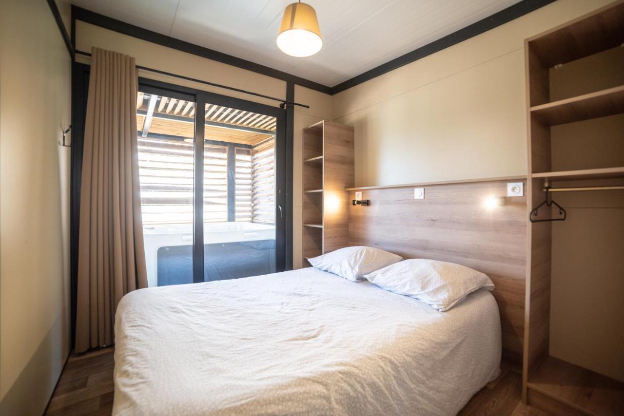 Camping Du Sevron Saint-Etienne-du-Bois  ภายนอก รูปภาพ