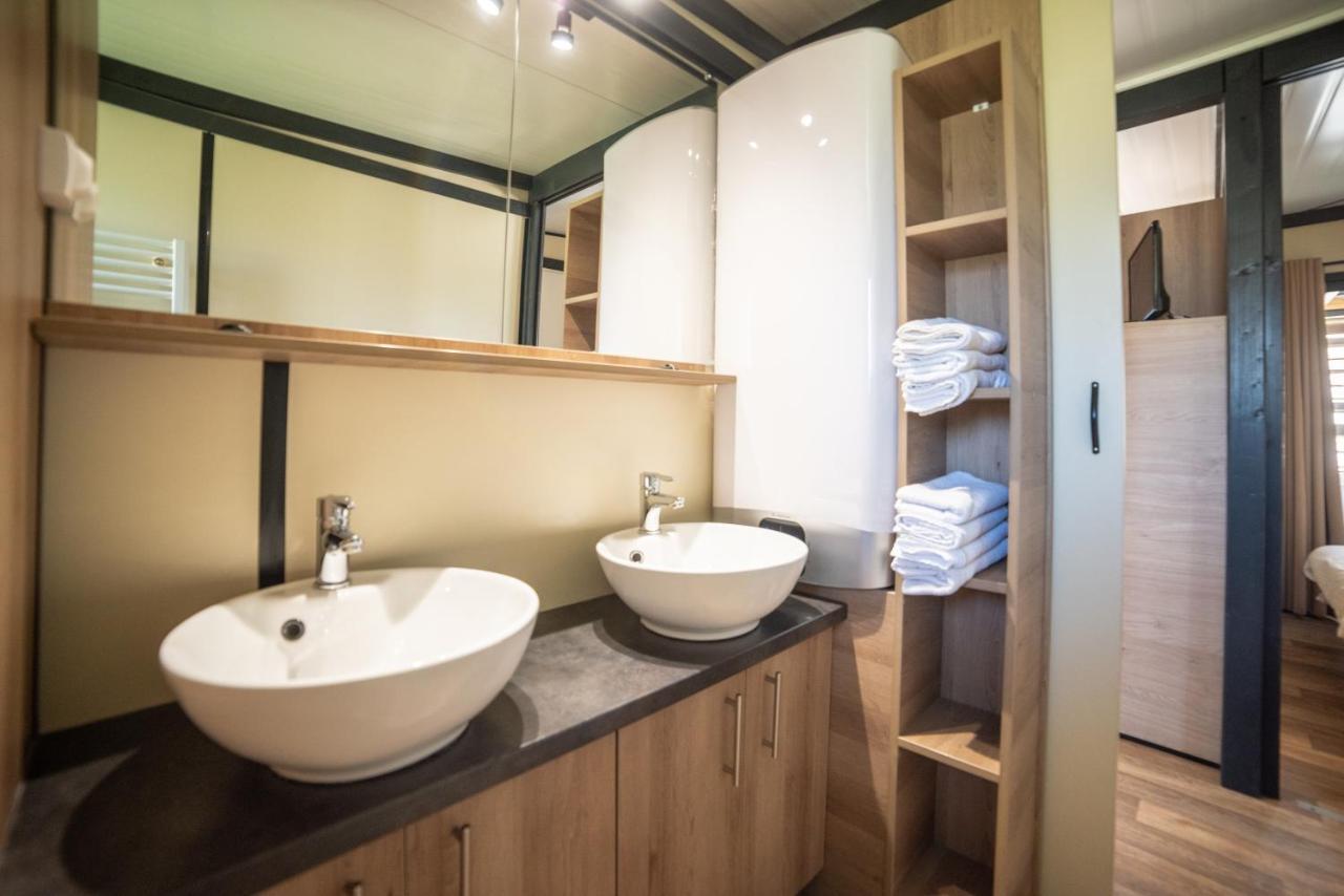 Camping Du Sevron Saint-Etienne-du-Bois  ภายนอก รูปภาพ